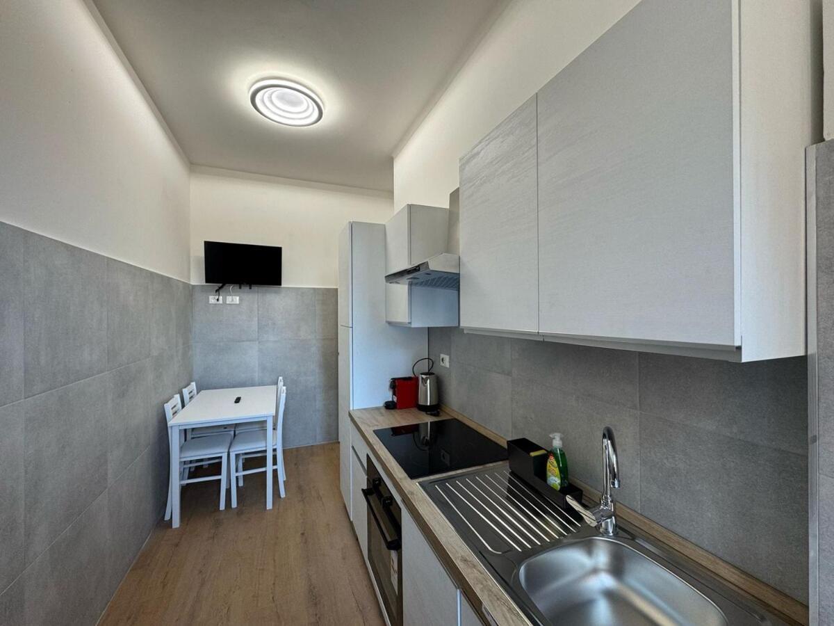 Urban Retreat Steps From The Metro * Rome